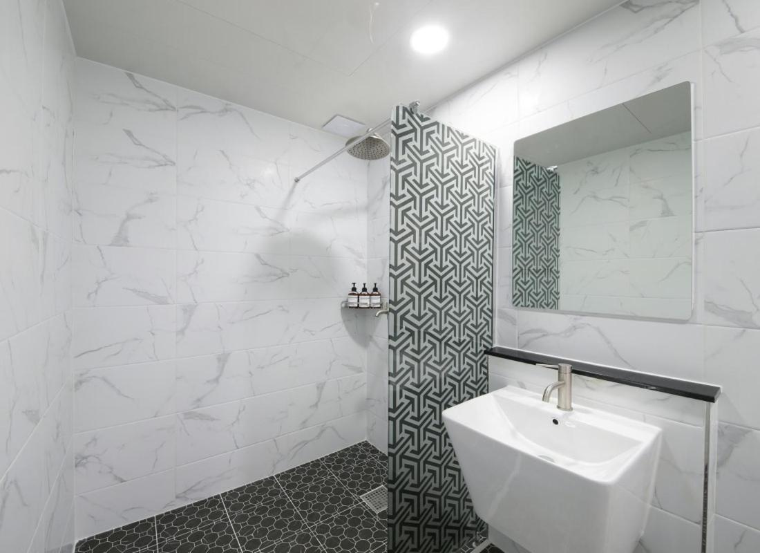 Wj Hotel Pool House Wonju Ngoại thất bức ảnh