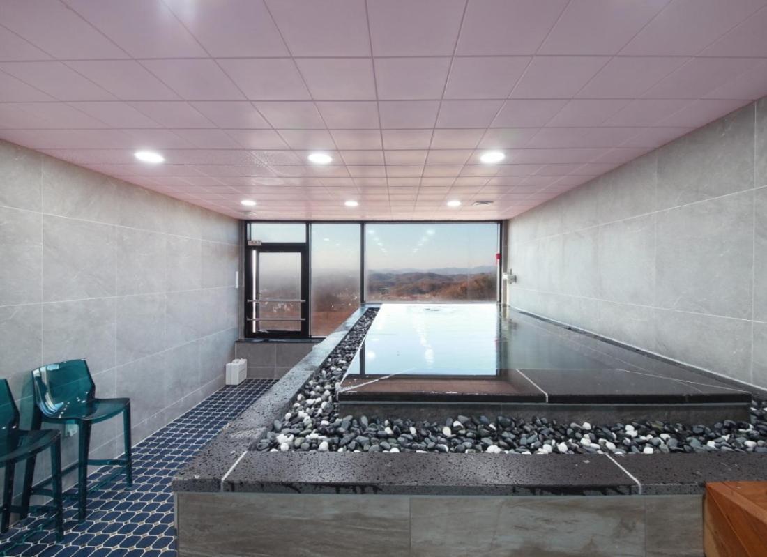 Wj Hotel Pool House Wonju Ngoại thất bức ảnh