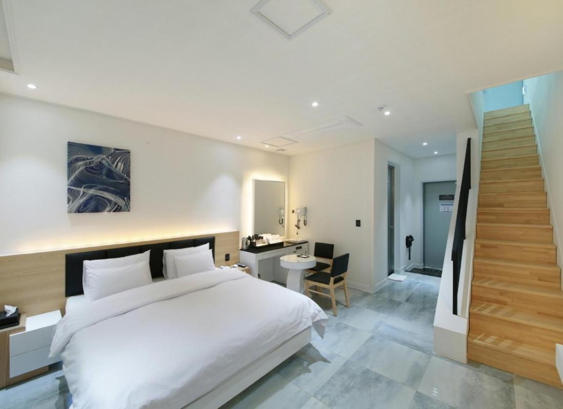 Wj Hotel Pool House Wonju Ngoại thất bức ảnh