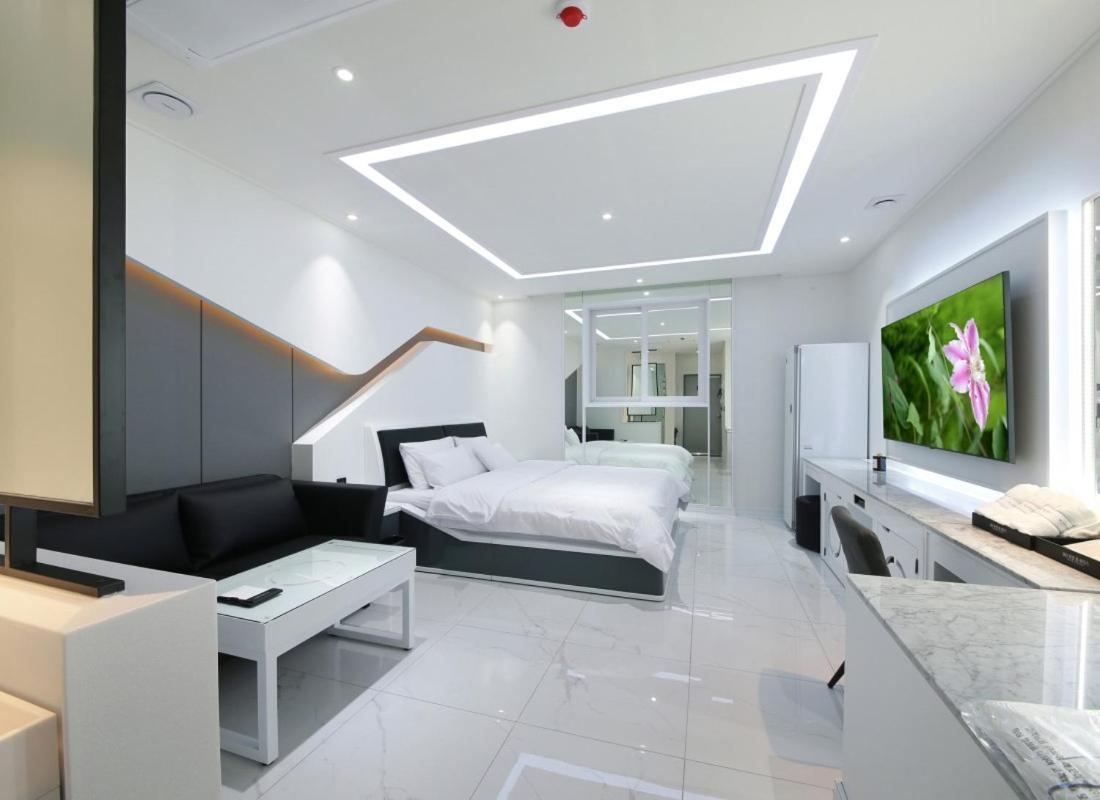 Wj Hotel Pool House Wonju Ngoại thất bức ảnh