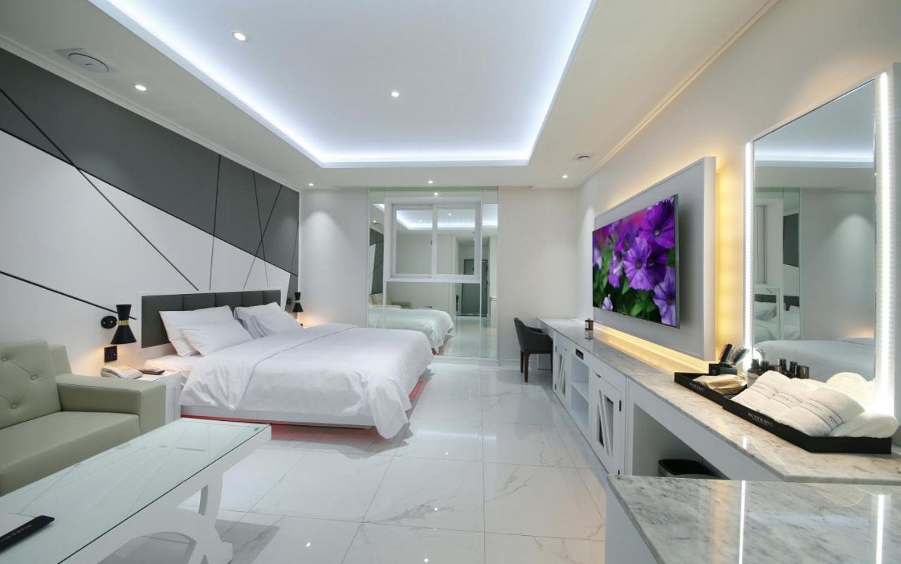 Wj Hotel Pool House Wonju Ngoại thất bức ảnh